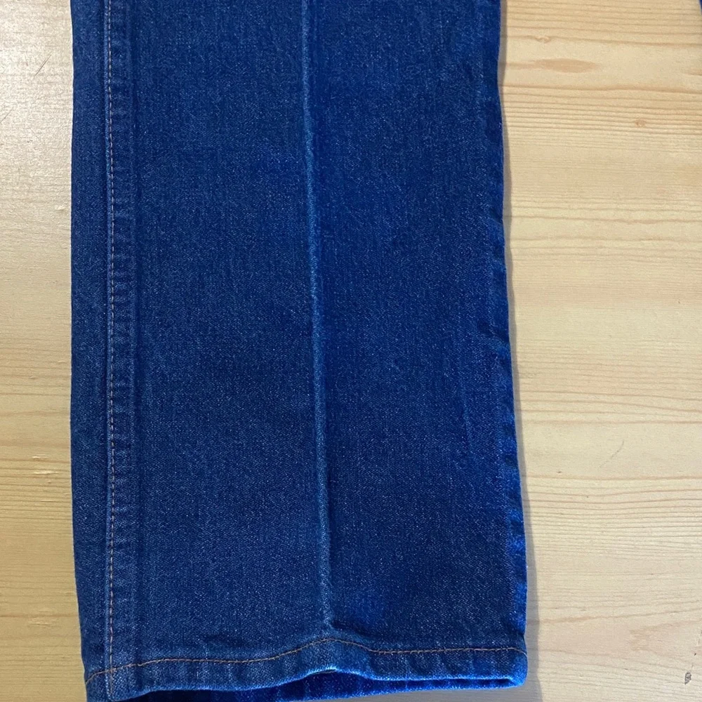 Wrangler Men's Classic 13MWZ Jeans. Size 36x38 - Picture 3 of 3